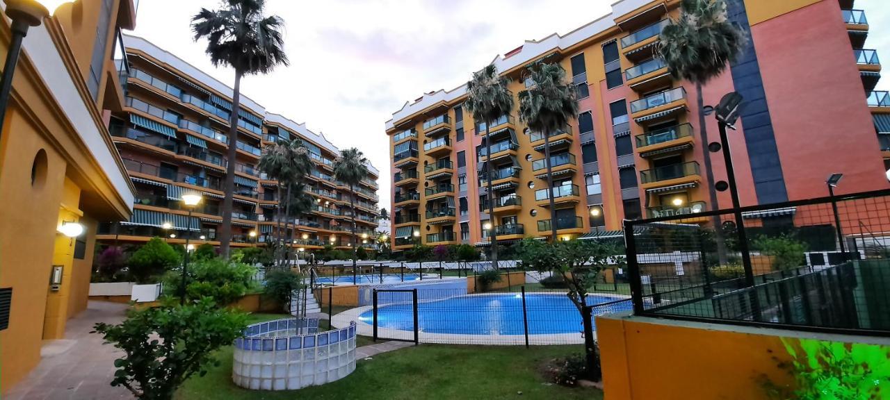 Impresionante Primera Linea De Playa, Bajondillo Beach Torremolinos Buitenkant foto